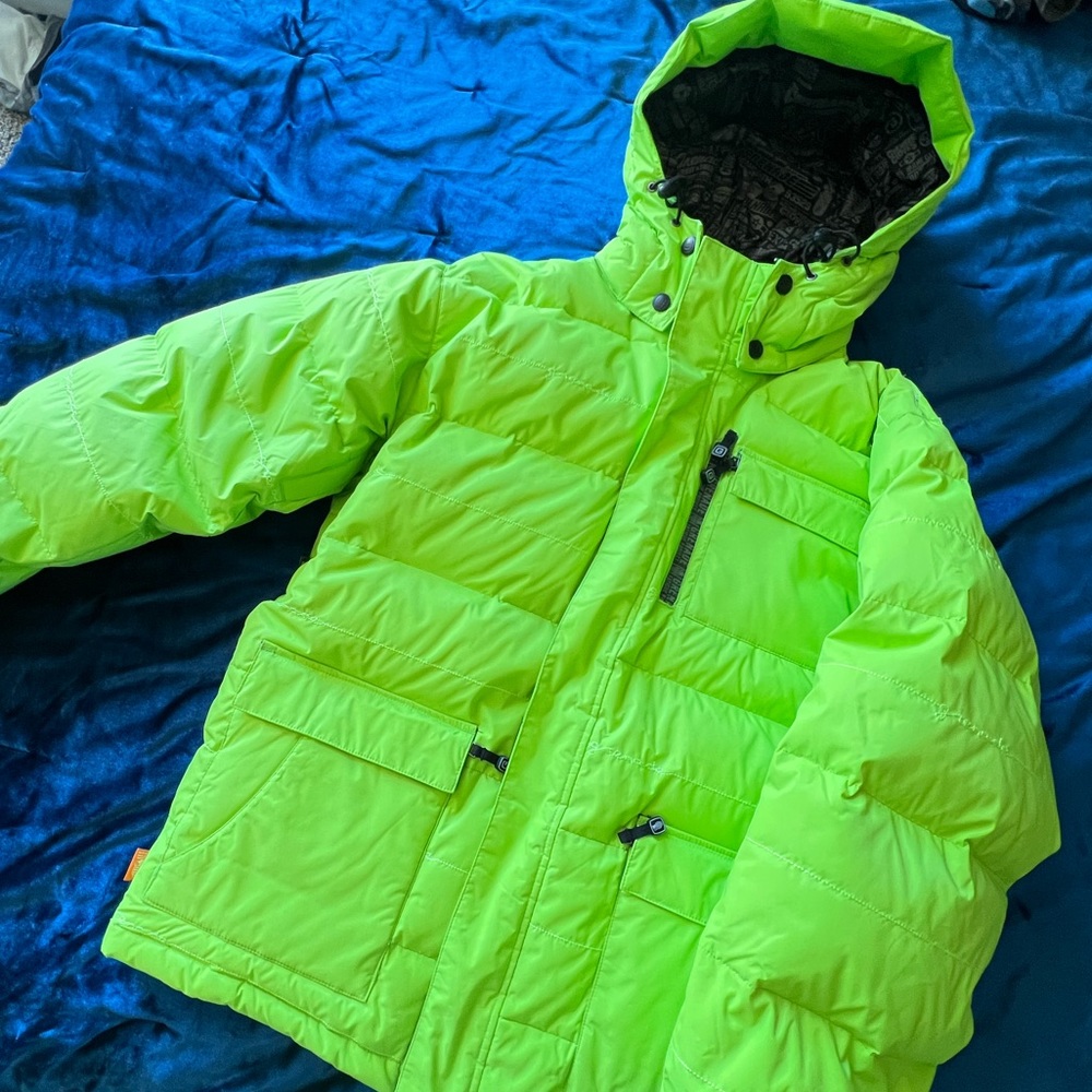 Grenade Snowboard/Ski Jacket. Amazing on and off mountain Jacket.